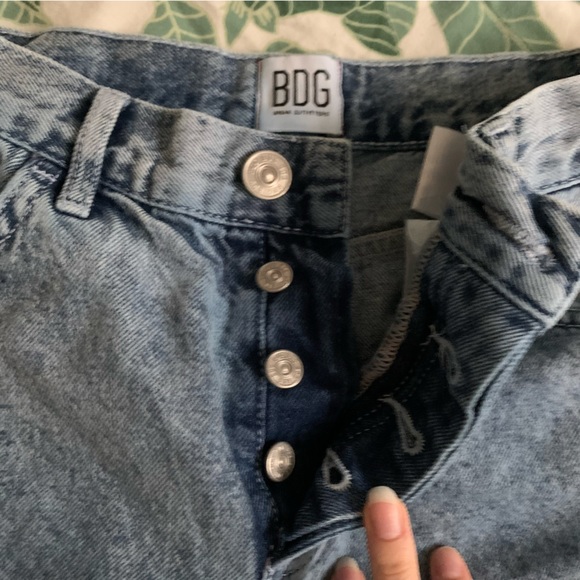 Bdg uo jean shorts - Picture 4 of 6